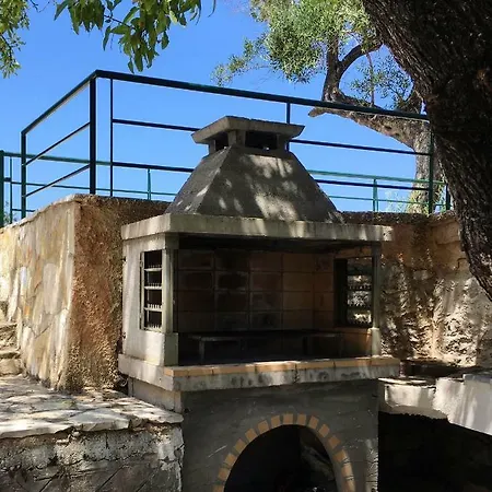Nyaraló Antonis *